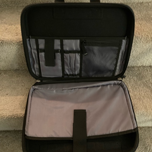 Like New! Nuo Hardshell Laptop Bag - Picture 5 of 8